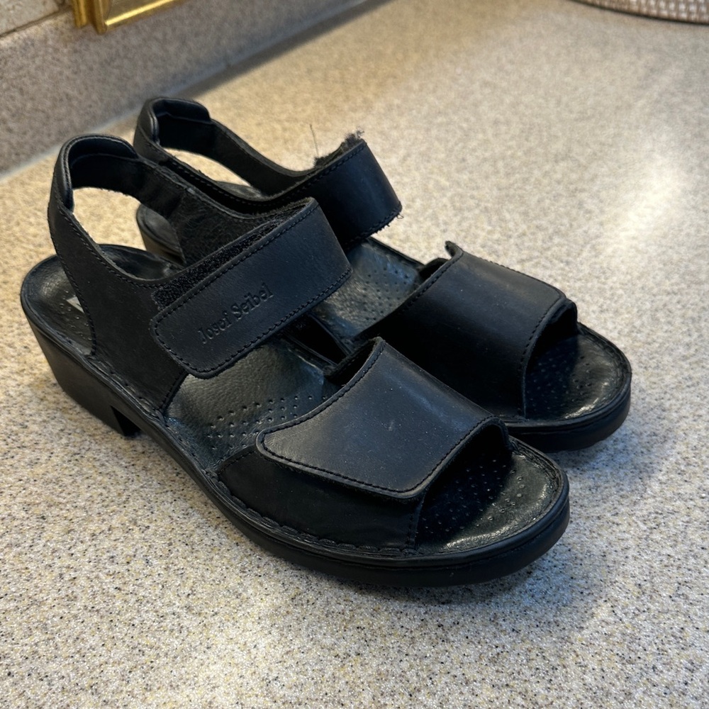 Joseph Seibel leather sandal black 38 excellent condition 7.5